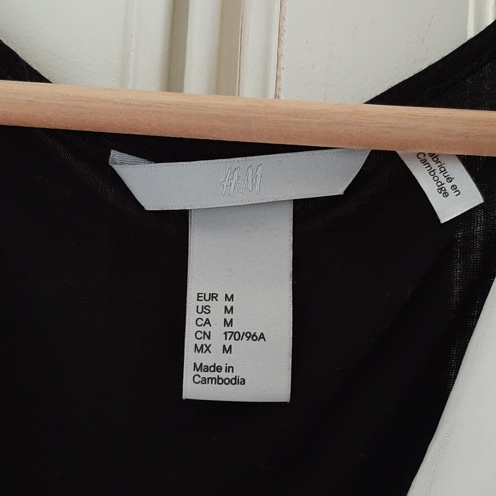 H & M blouse - Picture 3 of 4